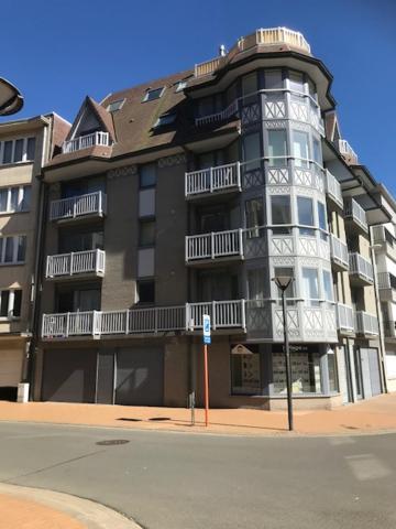 New Line Apartment มิดเดิลแกร์เกอ ภายนอก รูปภาพ